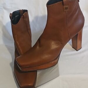 Stuart Weitzman Tan Leather Heeled Boots